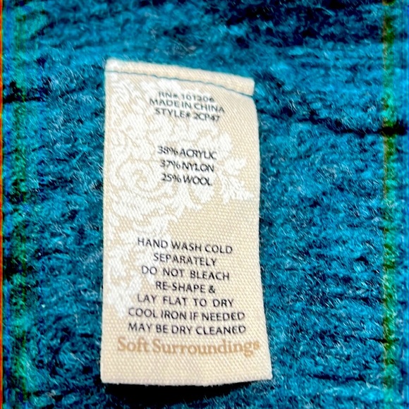 Soft Surroundings sweater for ladies size medium - Picture 8 of 8